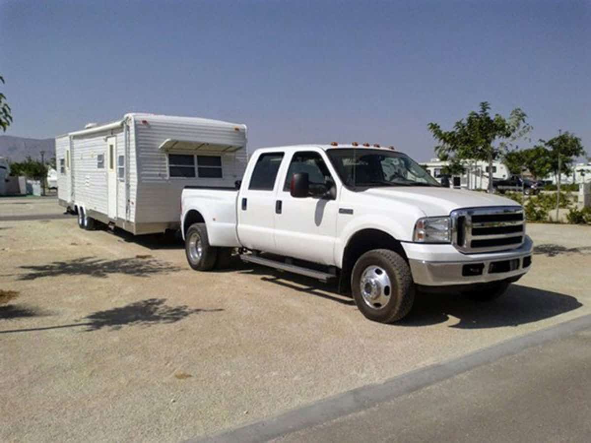 St. Peters 5th Wheel Camper Service